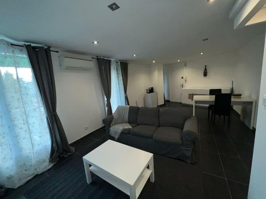 Grand Appartement Climatise Et Fonctionnel Marsella Exterior foto